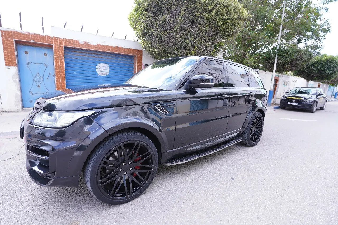 Exceptionnel Range Rover Sport (2015) : Le SUV de Luxe en Condition Parfaite