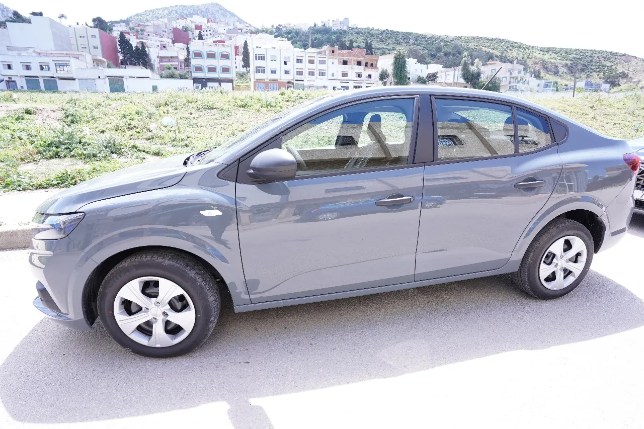 Location Dacia Logan (2025) à Tétouan : Votre Confort et Économie sur les Routes
