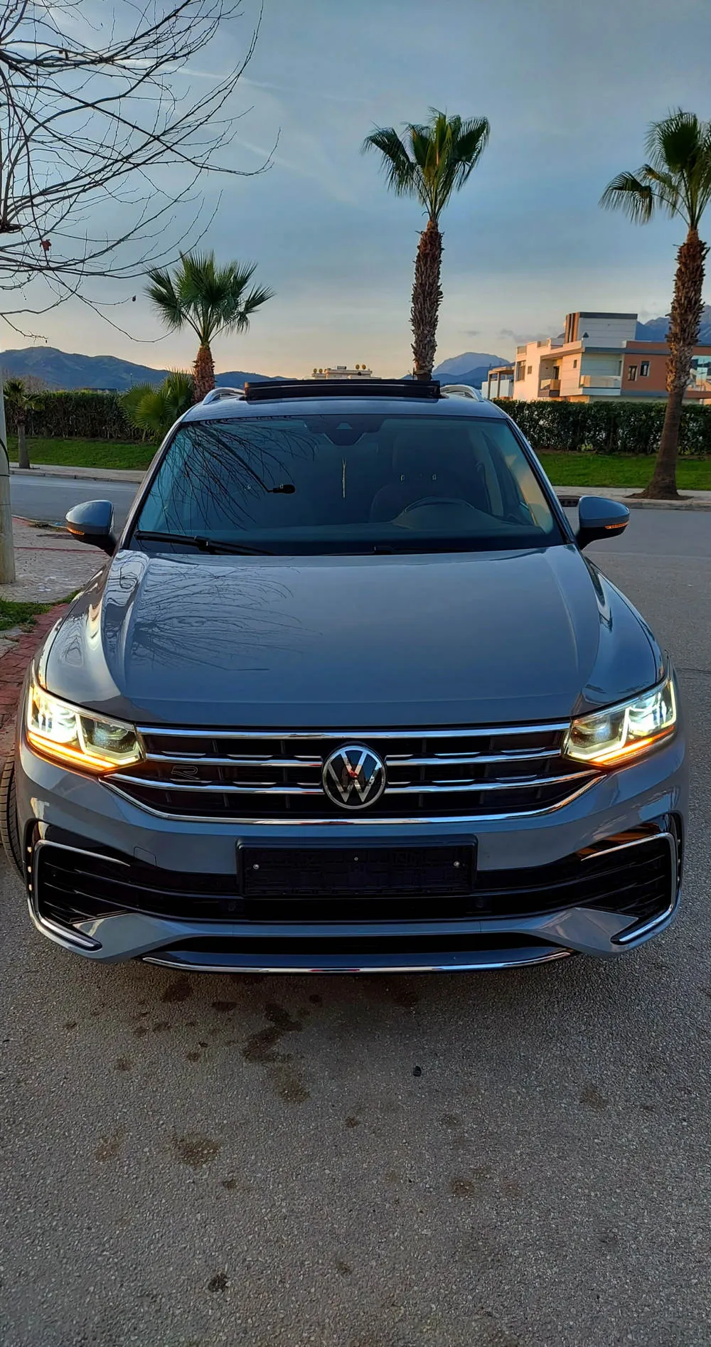 Volkswagen Tiguan R-Line - Distronic Plus, Lane Assist, Park Assist - 2020