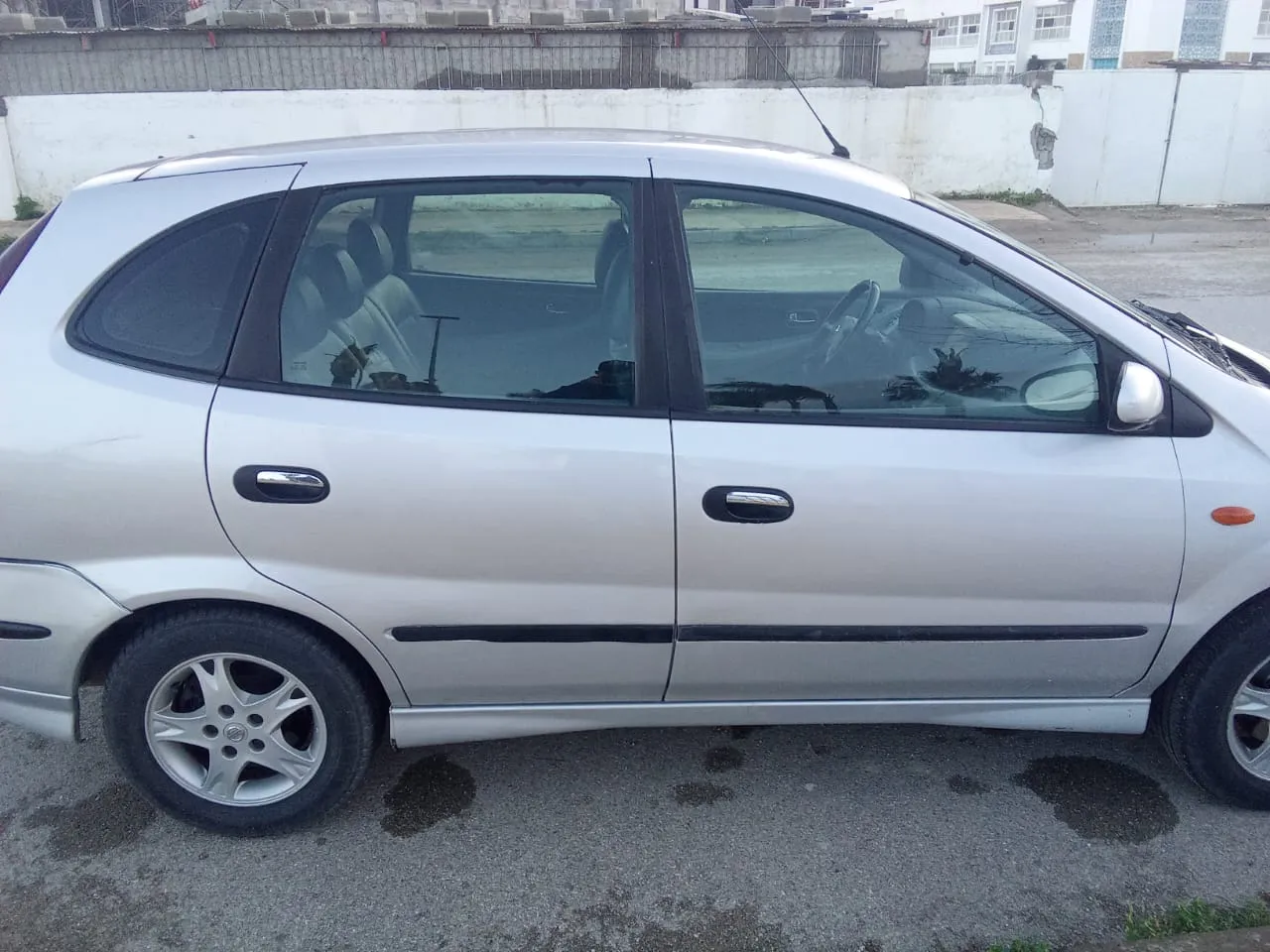 À Vendre : Nissan TDAV 10, Modèle 2003, en Bonne Condition