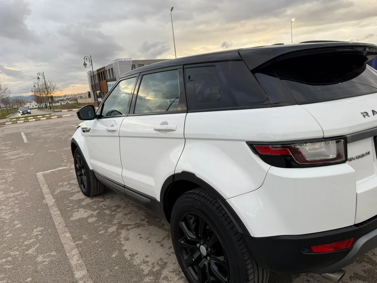 Magnifique Range Rover à vendre, modèle 2016, en bon état