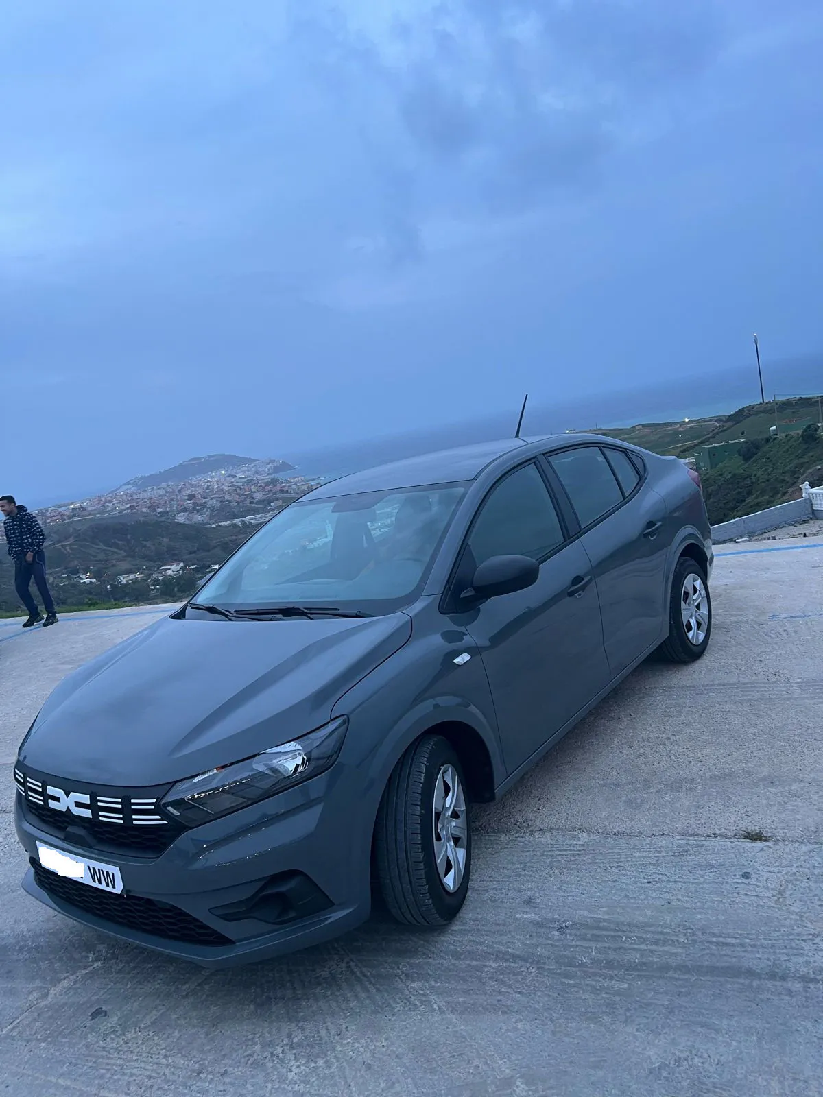 Dacia Logan à louer à martil  pratique et confortable pour voyager