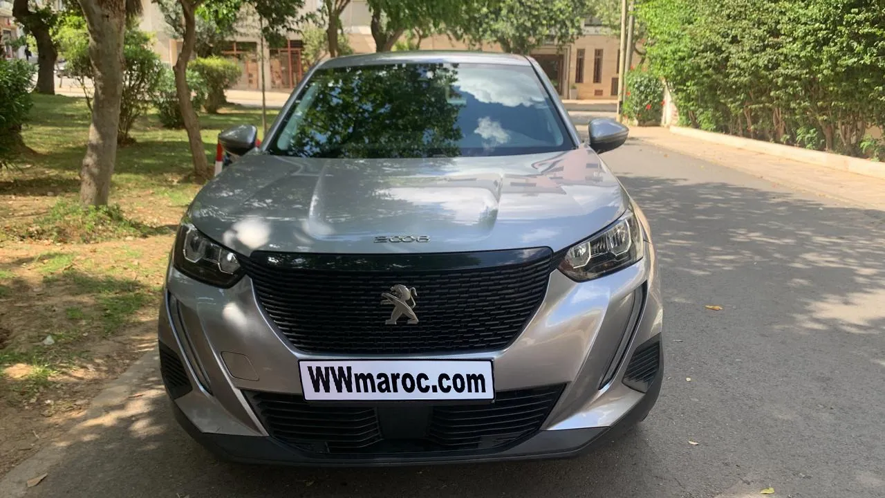 A vendre : Peugeot 2008 Automatique modèle 2020 - voiture élégante et entièrement équipée 