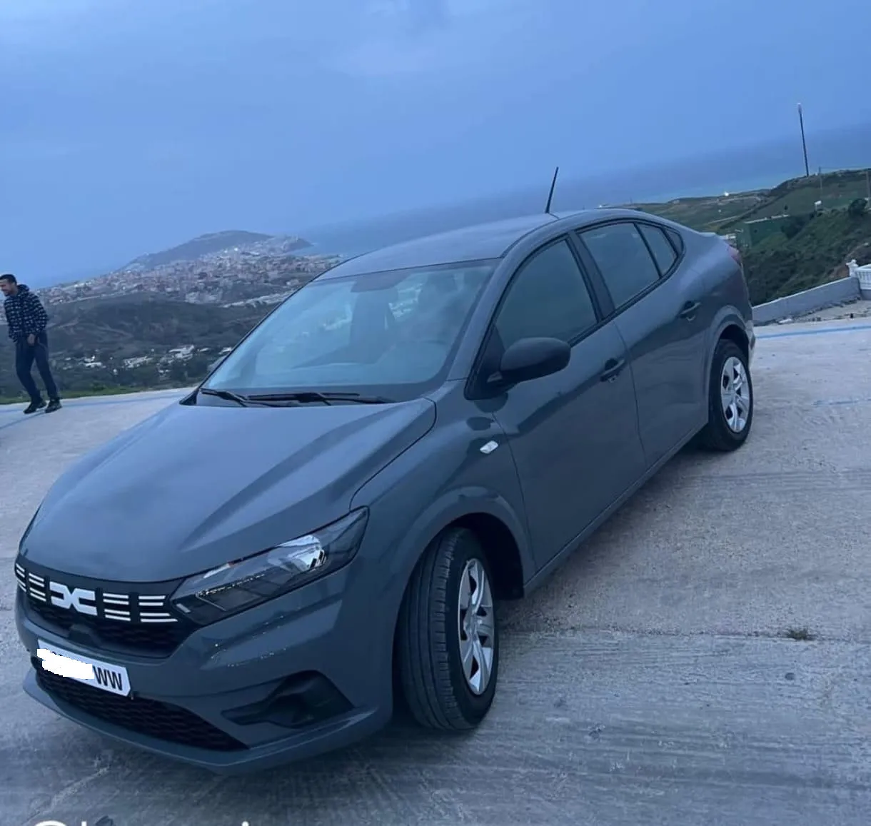 Dacia Logan à louer à martil  pratique et confortable pour voyager