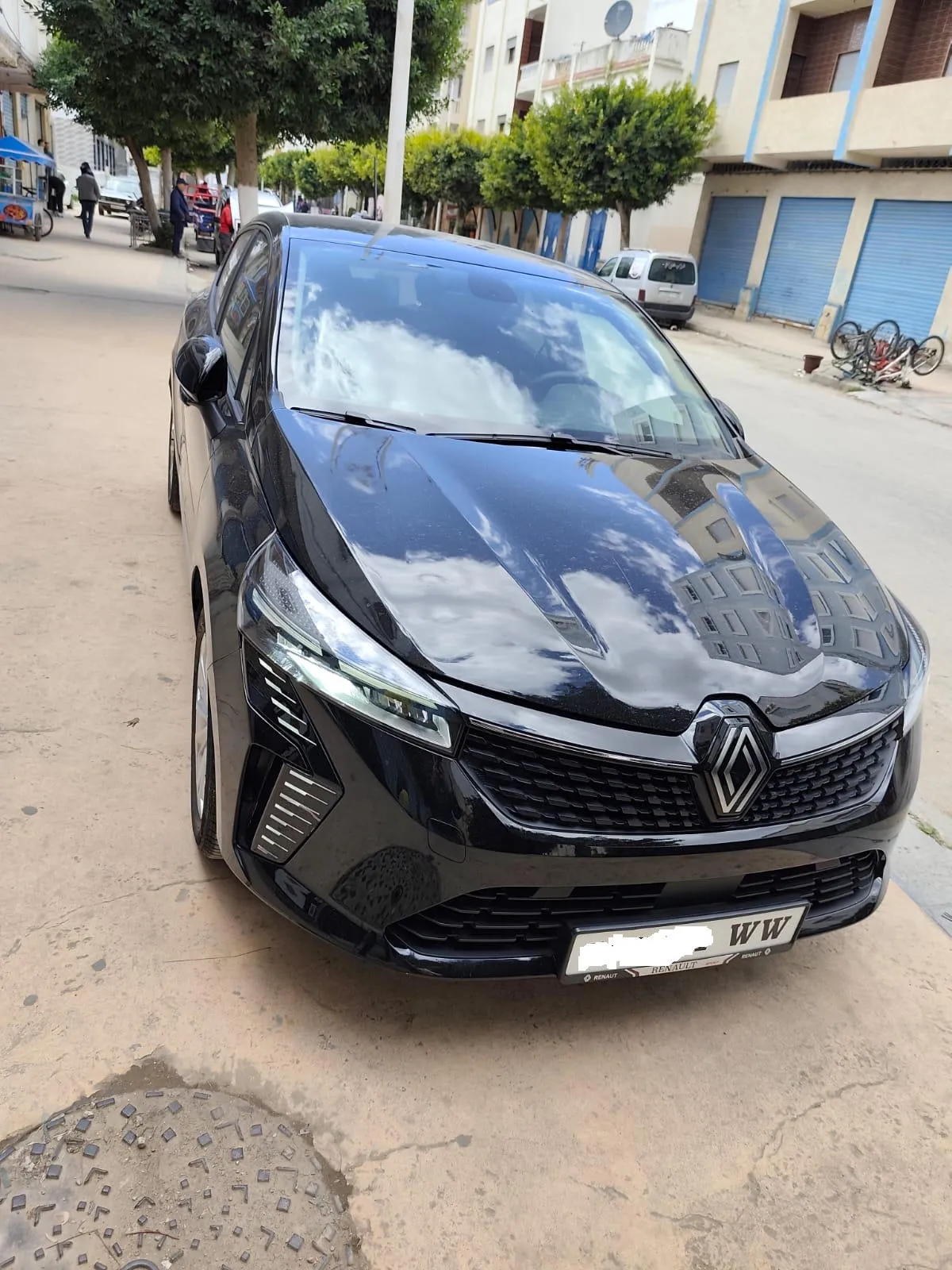 Renault Clio 5 (2025) à Louer à martil  Confort et Technologie