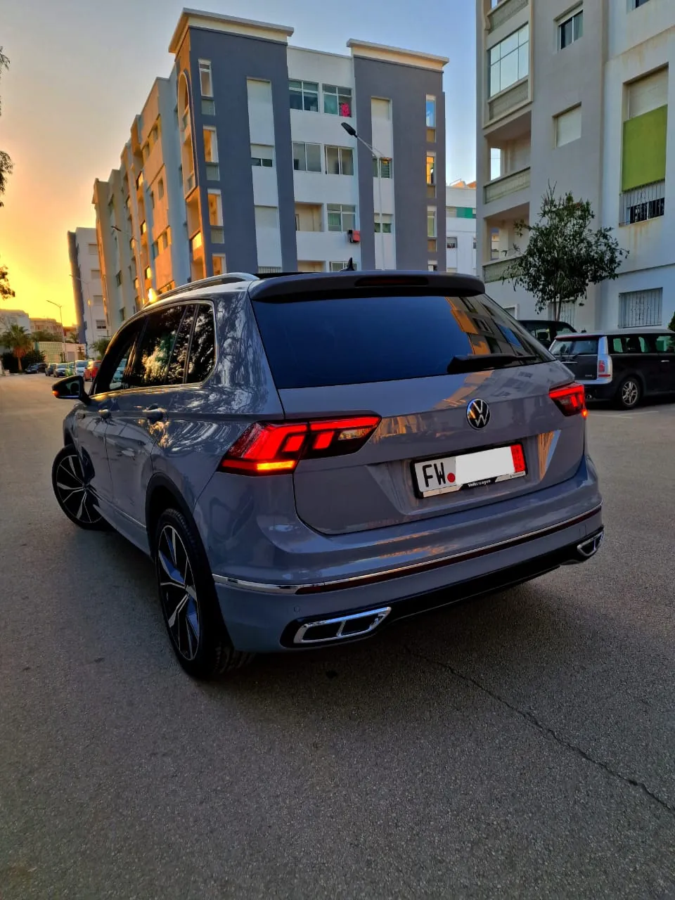 Volkswagen Tiguan R-Line - Distronic Plus, Lane Assist, Park Assist - 2020