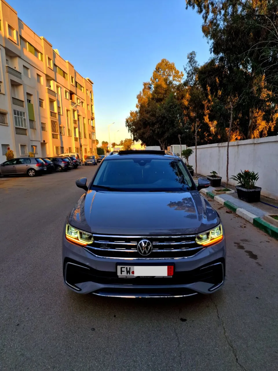 Volkswagen Tiguan R-Line - Distronic Plus, Lane Assist, Park Assist - 2020