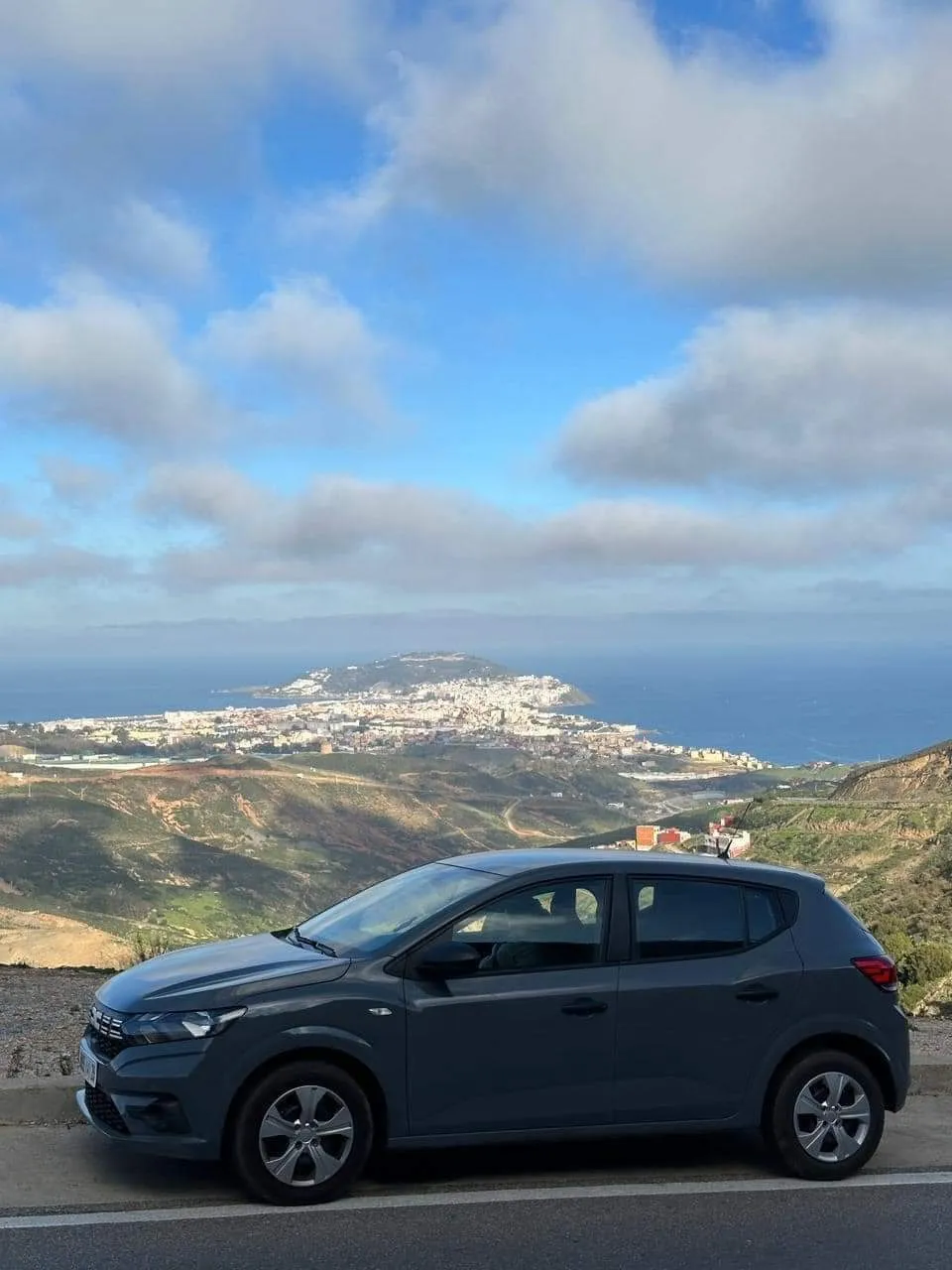 Location Voiture Martil : Dacia Sandero 2025  Style et Économie