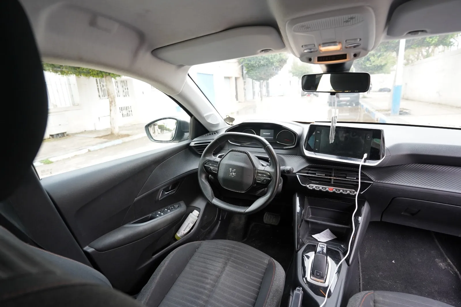 À vendre : Peugeot 208 diesel automatique (2022)  d’occasion, très propre.