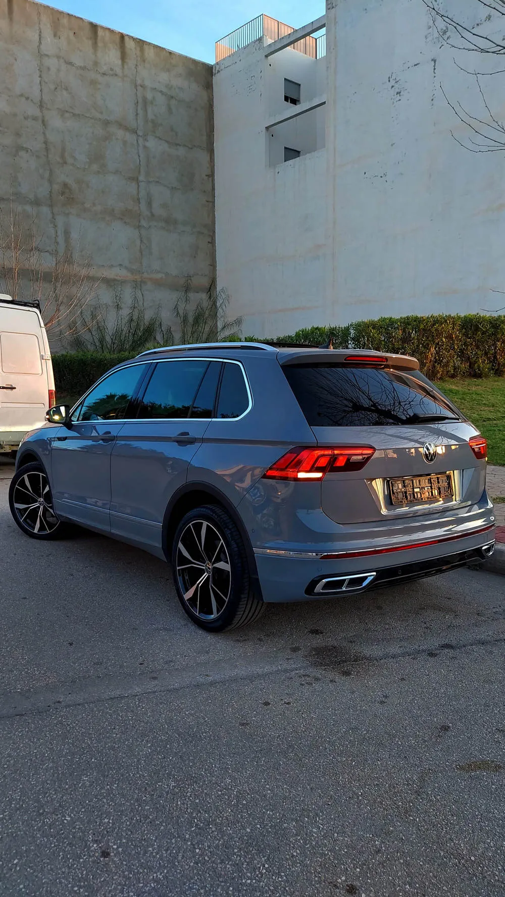 Volkswagen Tiguan R-Line - Distronic Plus, Lane Assist, Park Assist - 2020