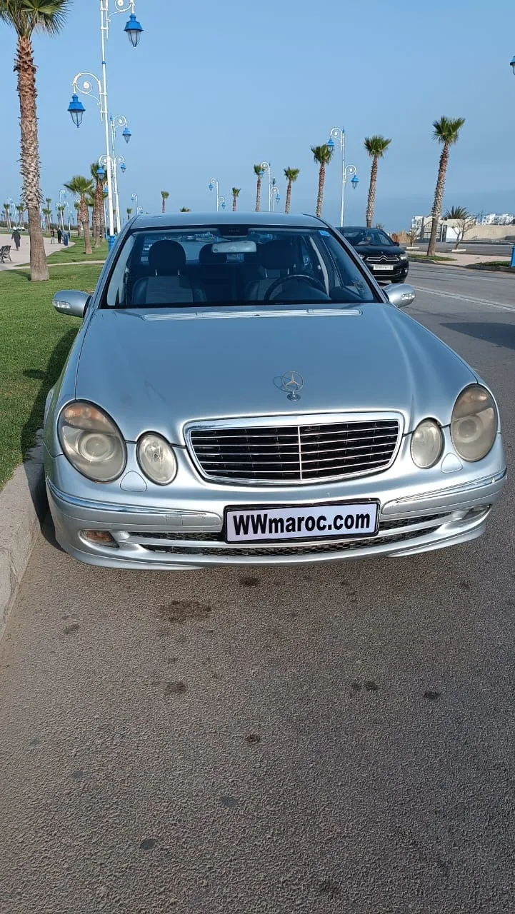 Mercedes-Benz E 270 Avantgarde (2002) : Élégance et Confort à Saisir