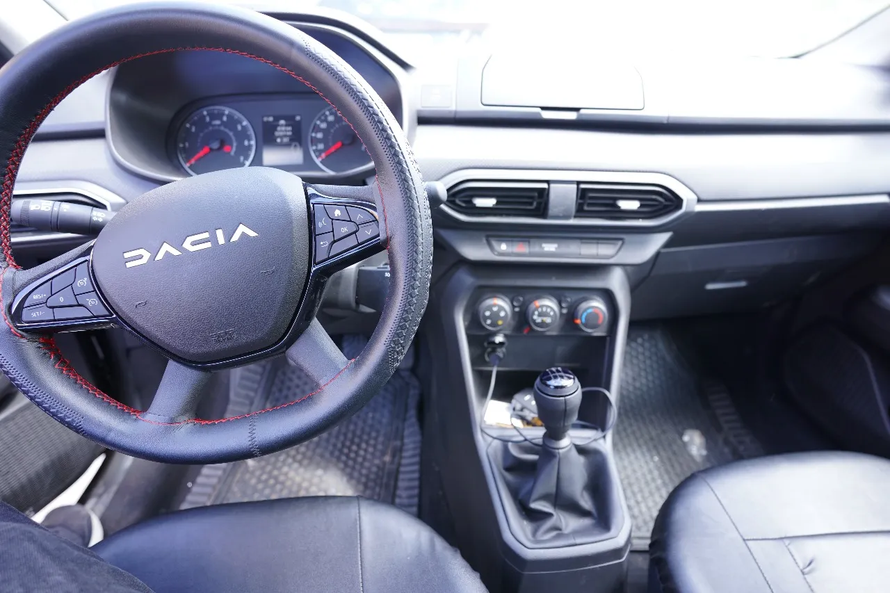Tétouan : Louez la Nouvelle Dacia Sandero 2025 et Profitez de Votre Séjour !