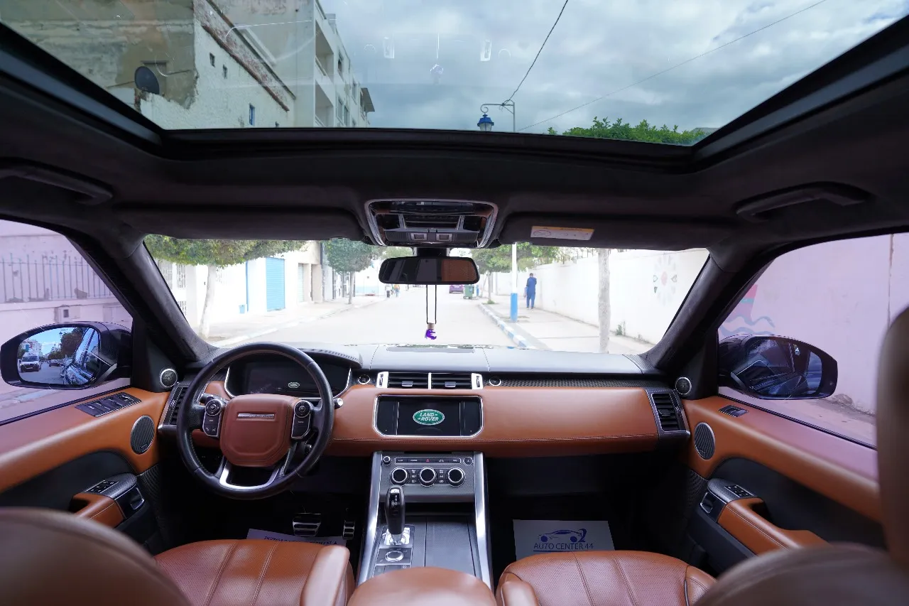 Exceptionnel Range Rover Sport (2015) : Le SUV de Luxe en Condition Parfaite