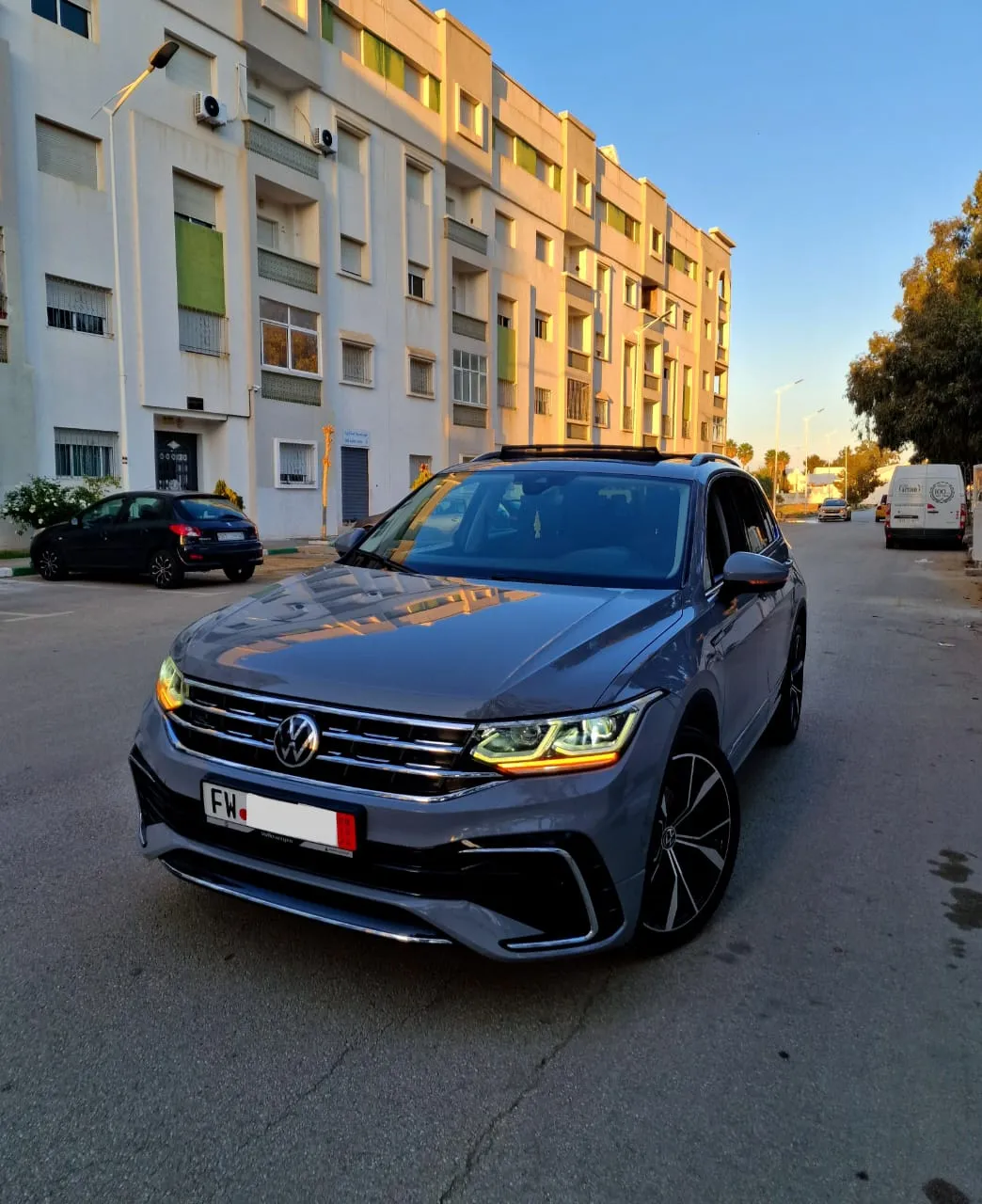 Volkswagen Tiguan R-Line - Distronic Plus, Lane Assist, Park Assist - 2020
